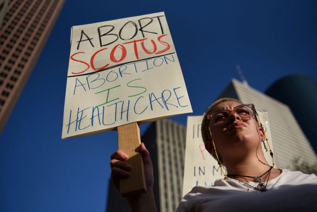 Αμβλώσεις: Συγκέντρωση στην Ελλάδα ενάντια στην καταστρατήγηση του δικαιώματος