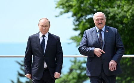 Πούτιν: Προμηθεύει τη Λευκορωσία με πυραύλους ικανούς να φέρουν πυρηνικά