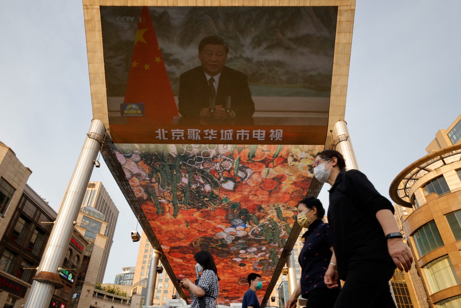 Κίνα: Στήνει νέο ΔΝΤ και «κόβει» αντι-δολάριο