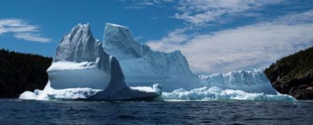 Αλάσκα: Κρουαζιερόπλοιο συγκρούστηκε με παγόβουνο – Δείτε βίντεο που τράβηξε τρομοκρατημένος επιβάτης