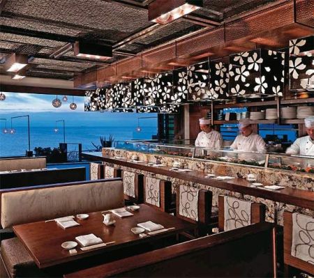 Σε σκάφη, κατοικίες και εστιατόρια