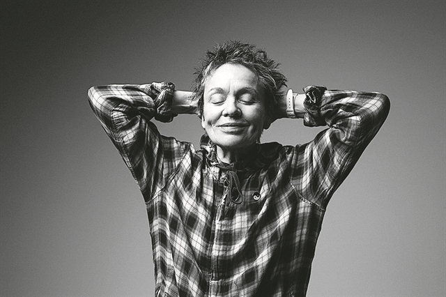 «Με ενοχλεί όταν η ζωή γίνεται σκληρή»