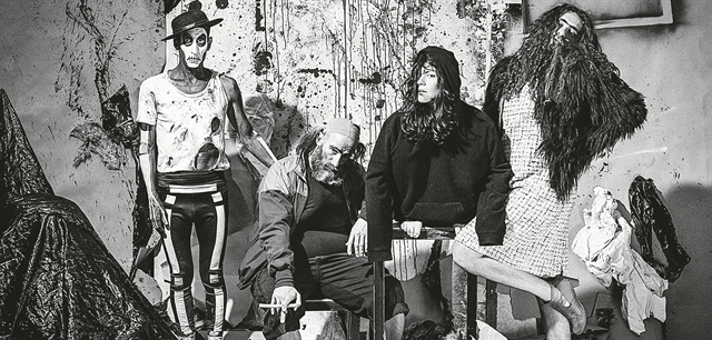 Χορός με το σκοτάδι του