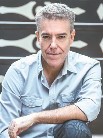 «Στον Μποστ το αστείο έρχεται βραδυφλεγώς»