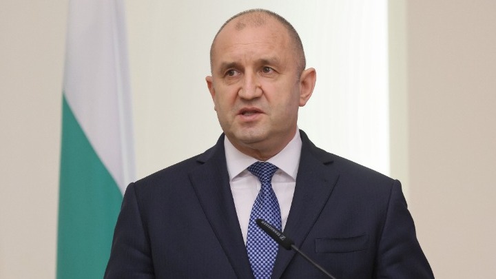 Βουλγαρία: Ο πρόεδρος Ράντεφ έδωσε στον Ασέν Βασίλεφ εντολή σχηματισμού κυβέρνησης