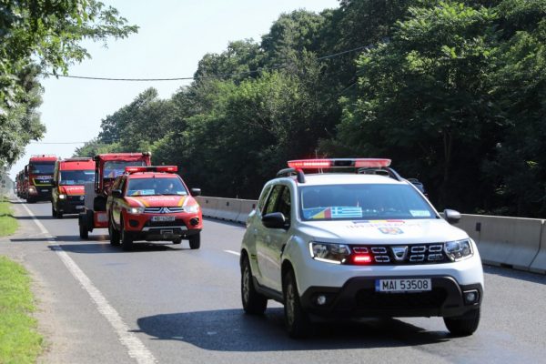 Δασικές πυρκαγιές: Στη μάχη της κατάσβεσης 200 Ευρωπαίοι πυροσβέστες – Έφτασαν 28 Ρουμάνοι στην Αθήνα | tovima.gr
