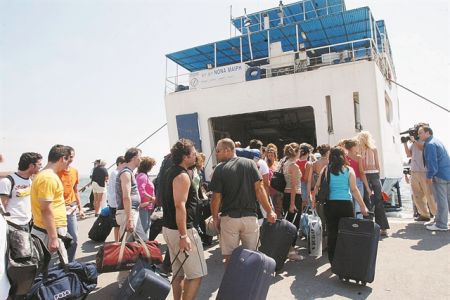 Ακτοπλοϊκά εισιτήρια: Αυξήσεις από 4% έως 8% σε ορισμένα δρομολόγια