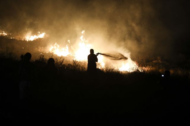 Ηράκλειο: Φωτιά στο Σινάπι – Μεγάλη κινητοποίηση της Πυροσβεστικής