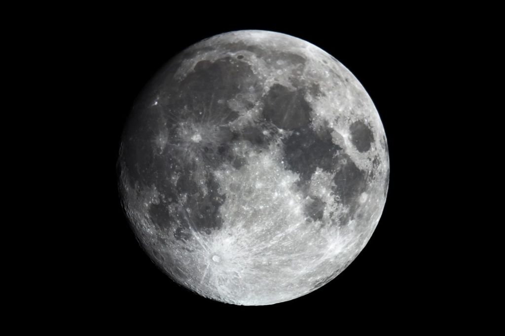 NASA: Αποκαταστάθηκε η επικοινωνία με το σκάφος Capstone εν πτήσει προς το φεγγάρι