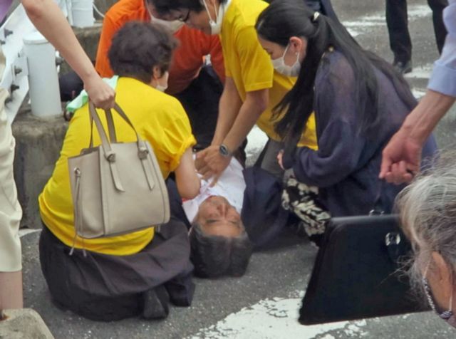 Ιαπωνία: Πέθανε ο Σίνζο Άμπε – Υπέκυψε στα τραύματά του μετά την δολοφονική επίθεση | tovima.gr