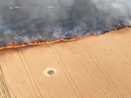 Ουκρανία: Οι ρωσικές δυνάμεις βάζουν φωτιά σε χωράφια με σιτηρά στην κατειλημμένη Ζαπορίζια