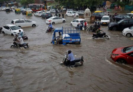 Ινδία: 13 νεκροί και τουλάχιστον 36 αγνοούμενοι από πλημμύρες