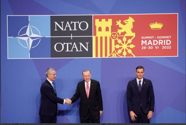 Μπορεί το ΝΑΤΟ να βάλει σε τάξη τον Ερντογάν;