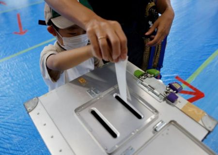 Εκλογές στην Ιαπωνία: Διατηρεί την πλειοψηφία του το κόμμα του Κισίντα