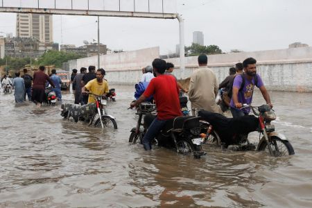 Πακιστάν: Δεκάδες νεκροί από πλημμύρες μετά τις ισχυρές βροχοπτώσεις των μουσώνων