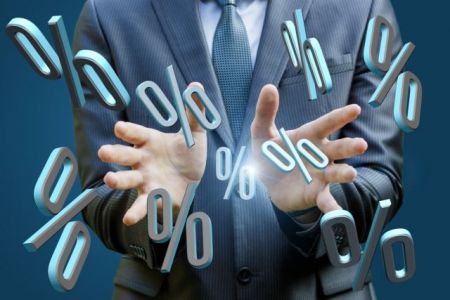 Σοκ: Η αύξηση των επιτοκίων βάζει φωτιά στα στεγαστικά δάνεια