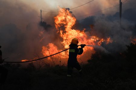 Φωτιά στην Πεντέλη: Τα ουρλιαχτά πυροσβέστη στο Ντράφι
