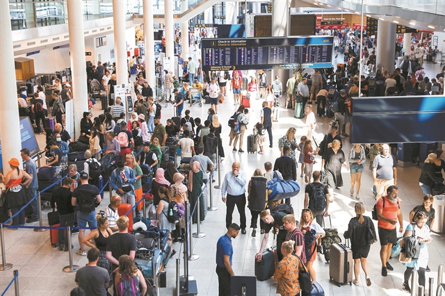 Χάος στα αεροδρόμια της Ευρώπης