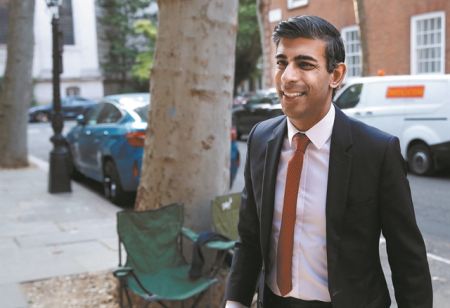 Επιτέλους… μόνοι