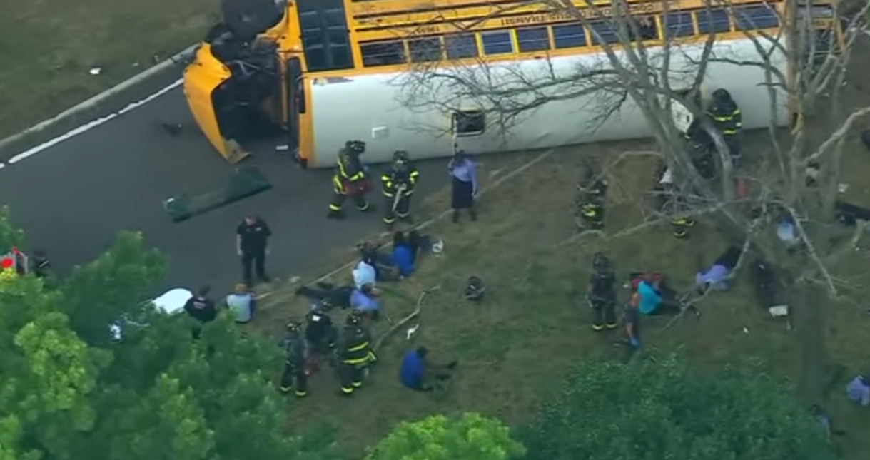 Νέα Υόρκη: Ανετράπη σχολικό λεωφορείο – Τρεις τραυματίες σε σοβαρή κατάσταση