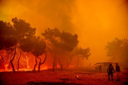 Λέσβος: Δραματικές στιγμές – Συγκλονιστικές εικόνες από τη μεγάλη φωτιά