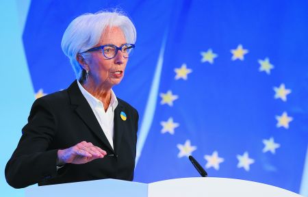 Κριστίν Λαγκάρντ: Νέες αυξήσεις επιτοκίων από την ΕΚΤ για να περιοριστεί ο πληθωρισμός