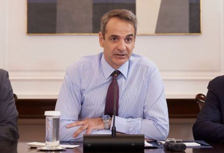 Μητσοτάκης: Η Δημοκρατία έχει τη δύναμη να διαρκεί και να ανανεώνεται