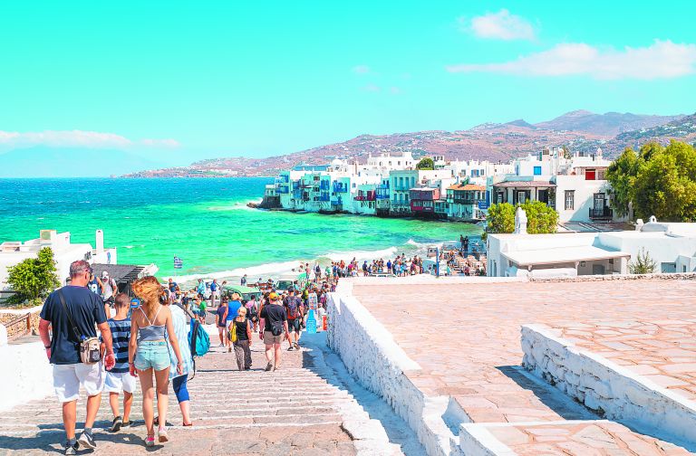 Φαινόμενα… οverbooking στα ξενοδοχεία τον Αύγουστο