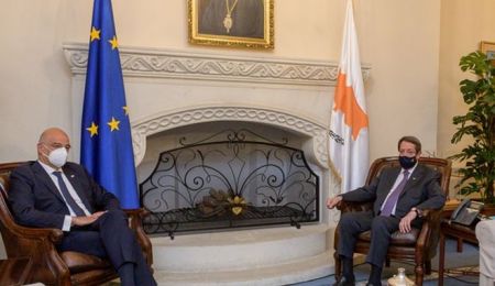 Στην Κύπρο ο Νίκος Δένδιας