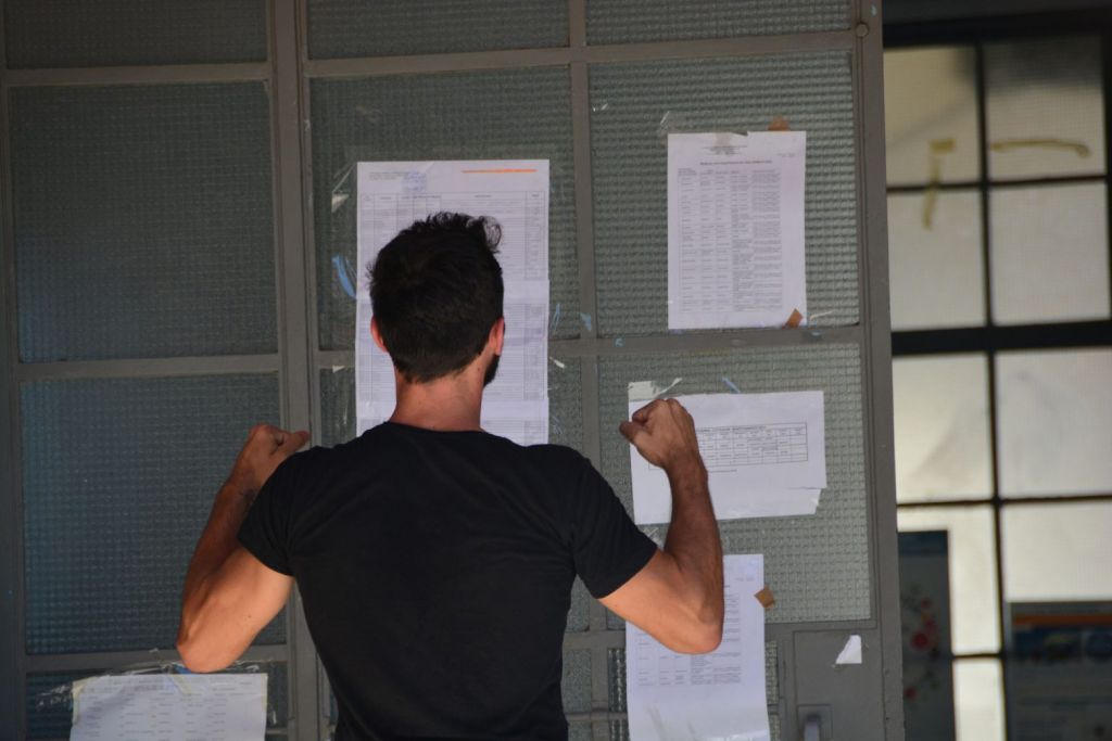 Πανελλαδικές 2022: Μεγάλη πτώση περιζήτητων σχολών και τμήματα – ασανσέρ