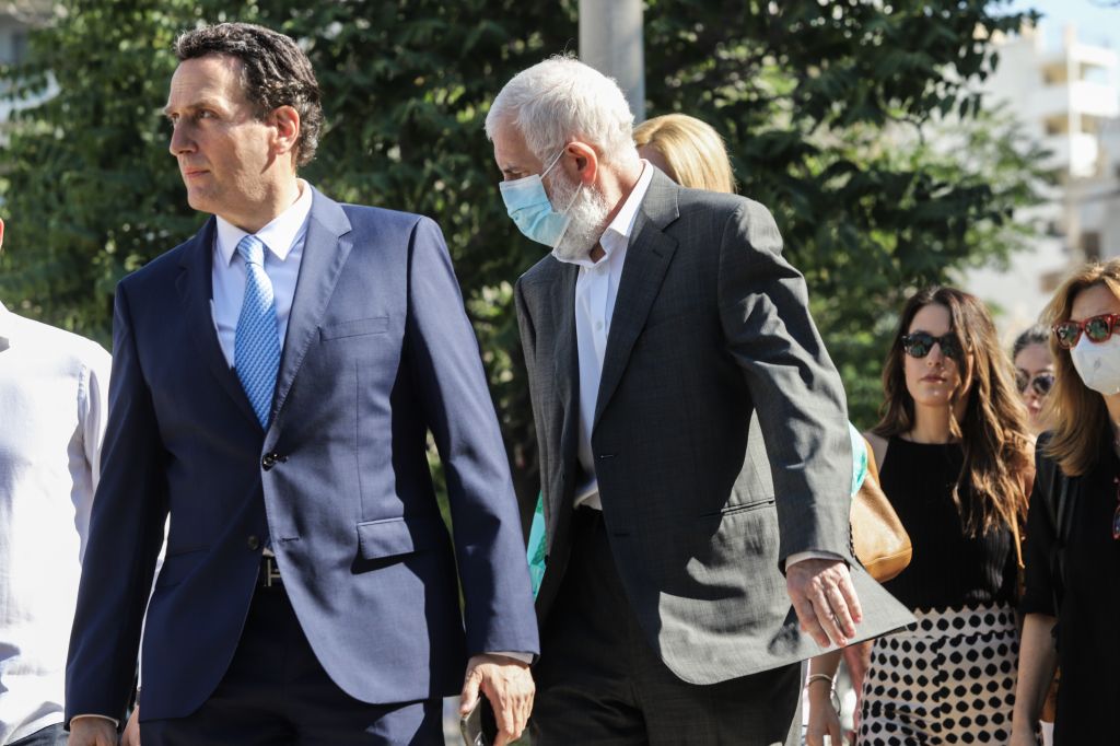 Πέτρος Φιλιππίδης: Πώς αντέδρασε σε φραστική επίθεση έξω από τα δικαστήρια