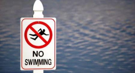 Υπουργείο Υγείας: 12 απαγορευμένες παραλίες για μπάνιο στην Αττική