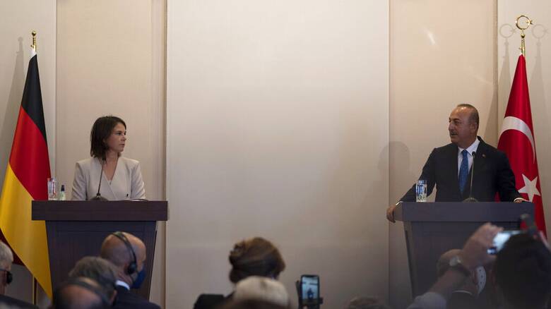 Τουρκικός Τύπος: Πώς είδε τη στάση Τσαβούσογλου απέναντι στη Μπέρμποκ