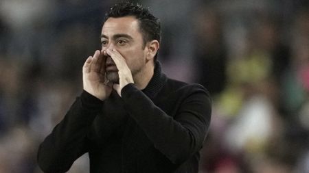 Τσάβι: Ο Μέσι αξίζει μία τελευταία ευκαιρία στην Μπαρτσελόνα