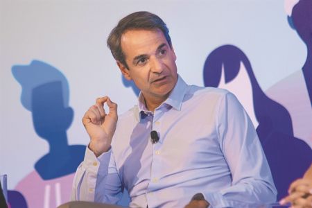 Αύγουστος προκλήσεων για το Μαξίμου