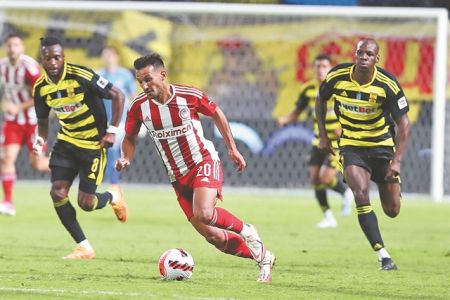 Φαβορί και οι τρεις, αλλά…