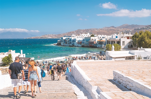 Ο τουρισμός σπάει το ρεκόρ εσόδων του 2019