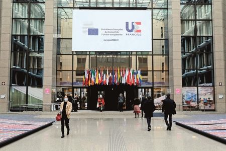 Τριγμοί και αδιέξοδα στην ευρωπαϊκή οικονομία