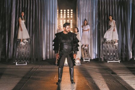 «Μόνο με θυσίεςπας παρακάτω…»