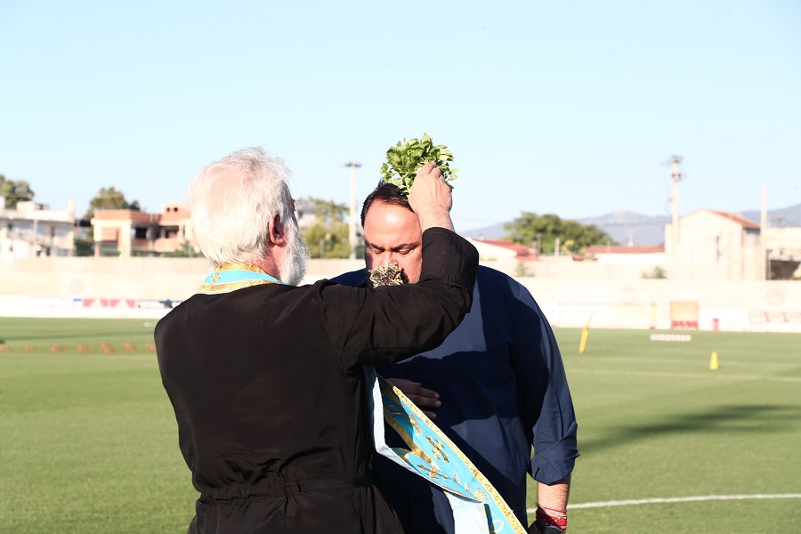 Αγιασμός στο Ρέντη, παρουσία του Βαγγέλη Μαρινάκη