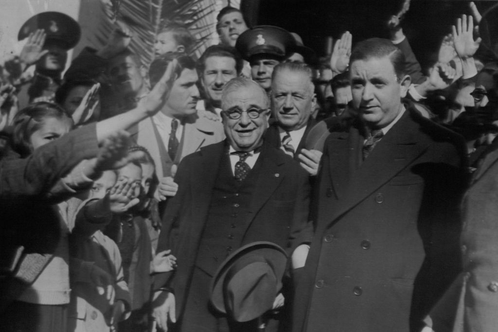 4η Αυγούστου: Η εγκαθίδρυση, η προπαγάνδα και η «μαύρη» κληρονομιά της δικτατορίας Μεταξά