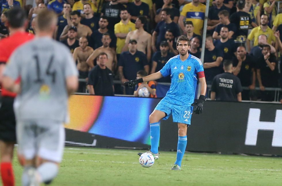 Μακάμπι Τελ Αβίβ – Άρης (2-0): Πάλευε μόνος του ο Κουέστα