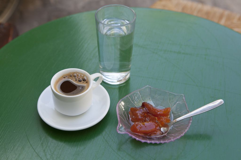 Κυδώνι με φασκόμηλο