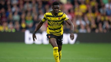 Championship: Απίστευτο γκολ – Το «κάρφωσε» από το κέντρο