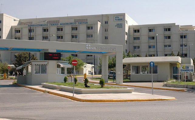 Αίγιο: Μάχη για τη ζωή της δίνει 23χρονη που έπεσε από τον 5ο όροφο