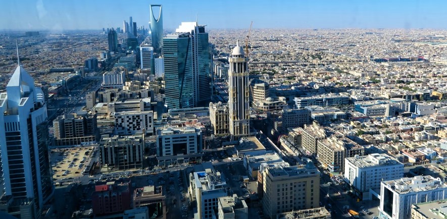 Αυξήθηκαν τα έσοδα της Σαουδικής Αραβίας χάρη στο ράλι των τιμών πετρελαίου