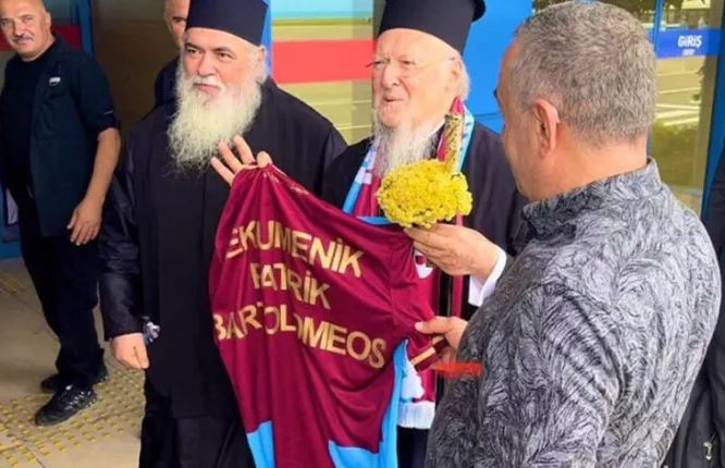 Μπαχτσελί: Επίθεση στον Πατριάρχη Βαρθολομαίο για μία… ποδοσφαιρική φανέλα