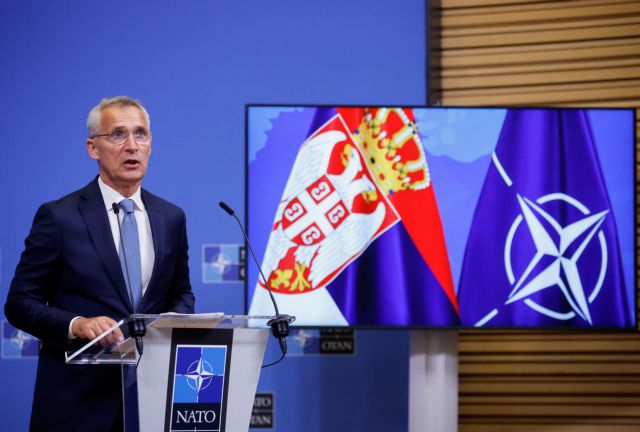 Στολτενμπεργκ: Το ΝΑΤΟ έτοιμο να παρέμβει αν απειληθεί η σταθερότητα σε Σερβία και Κόσοβο | tovima.gr