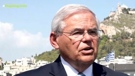 Ρόμπερτ Μενέντεζ: Αναγορεύεται σε επίτιμο διδάκτορα του ΕΚΠΑ