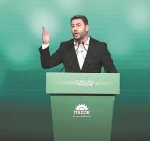 Οι υποκλοπές αλλάζουν τη μάχη του Κέντρου